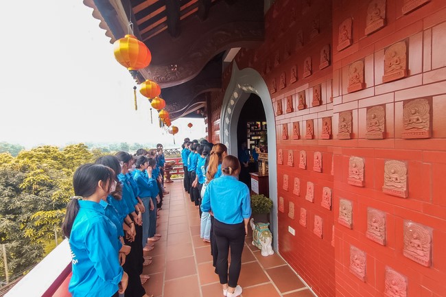 Chùa Hòa Phúc: Sinh viên trường đại học Giao Thông Vận Tải – Hà Nội về chùa sinh hoạt